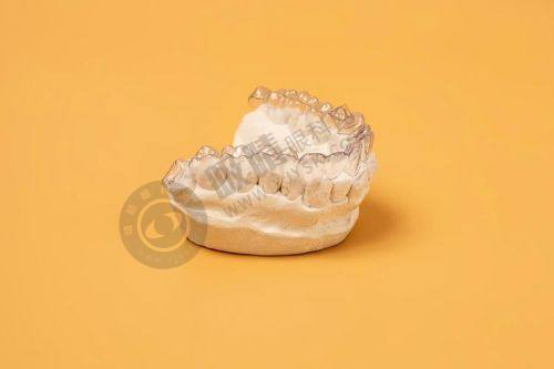 3. 宁波余姚三禾口腔的设备完善吗？