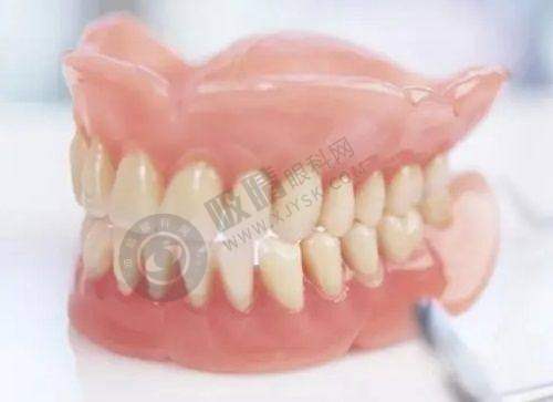 4. 深圳登特口腔门诊部的价格贵吗？